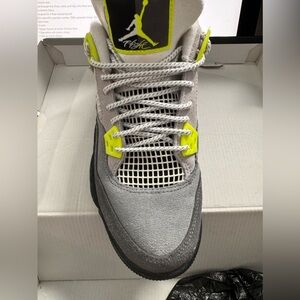 Air Jordan 4 Retro